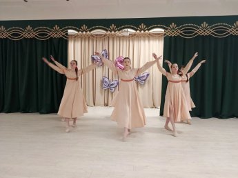 ​Праздник весны, цветов и комплиментов состоялся в д. Лоскутово!